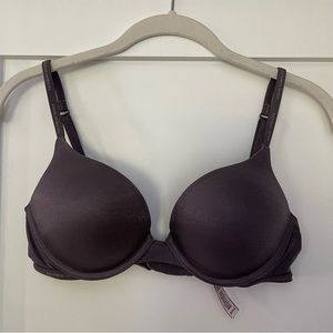 Victoria Secrets T-shirt Push-up Plunge Bra